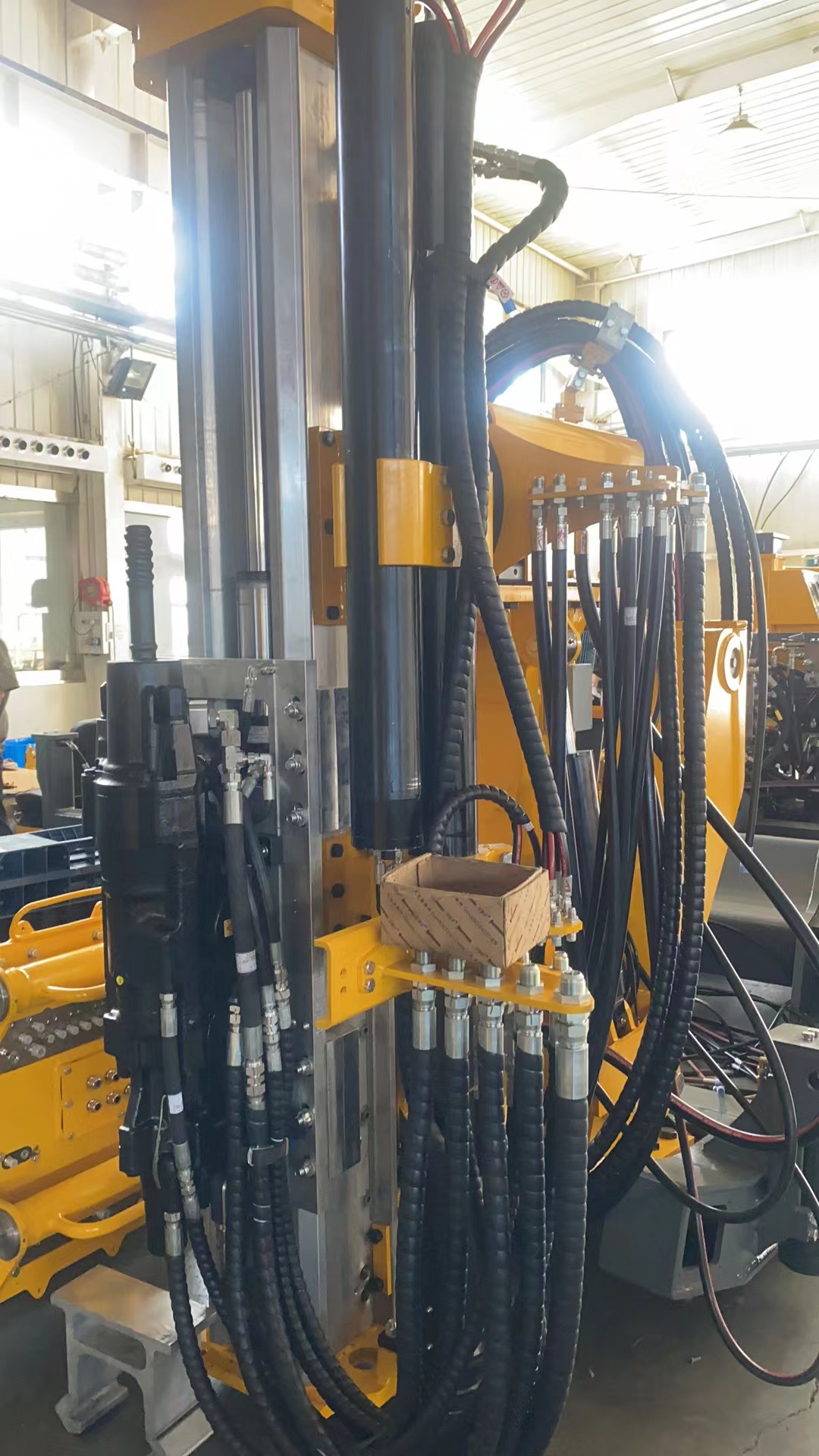 HOW TO INSTALL HIGH PRESSURE HYDRAULIC HOSE?