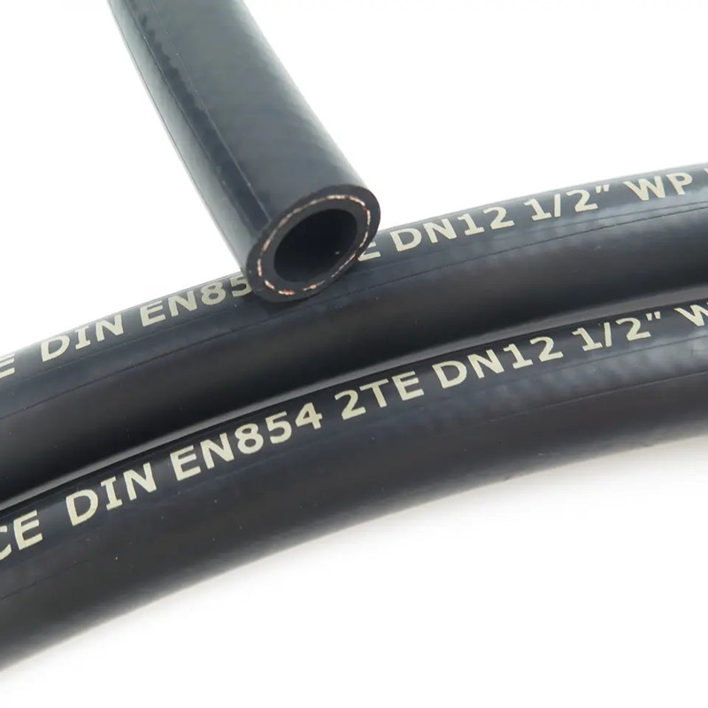 WRAPPED AND SMOOTH COVER SAE 100 R2 AT  DIN EN853 2SN