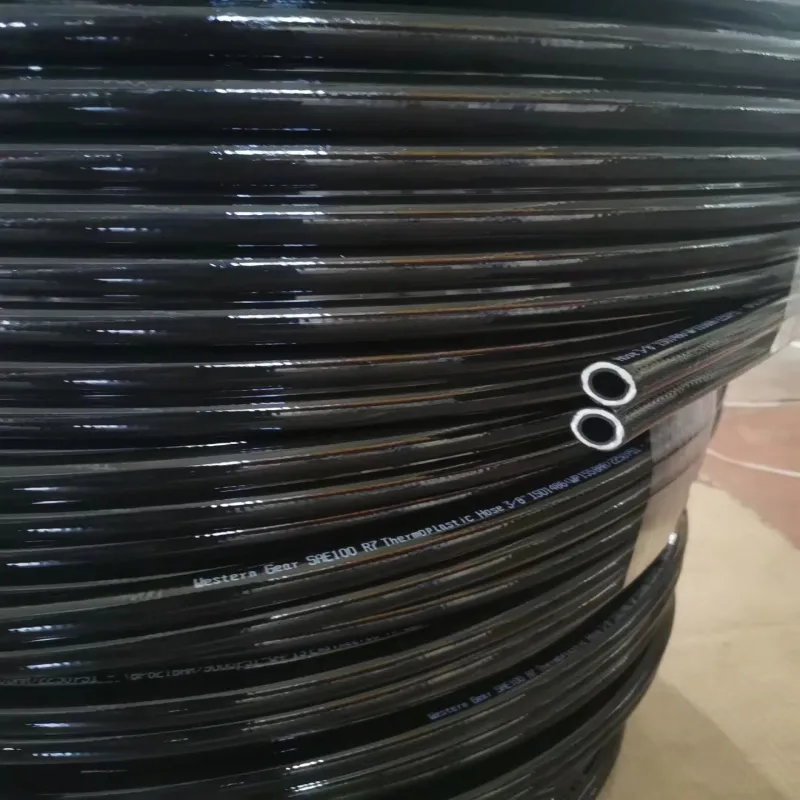 WRAPPED AND SMOOTH COVER SAE 100 R2 AT  DIN EN853 2SN